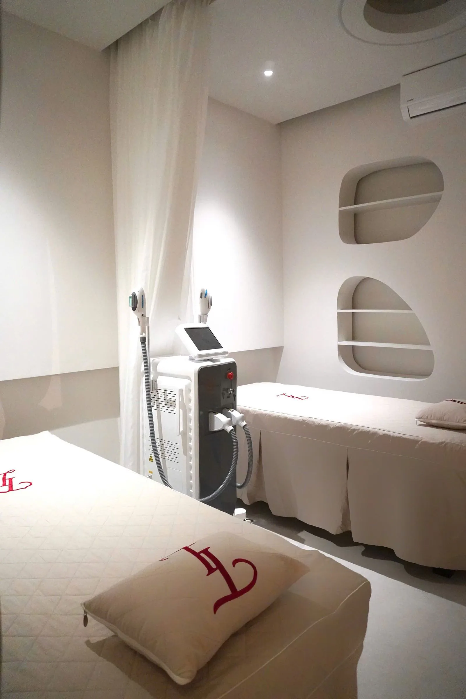 Modern aesthetic treatment room
